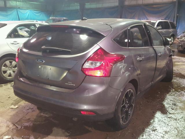 1FADP3K24DL242586 - 2013 FORD FOCUS SE GRAY photo 4