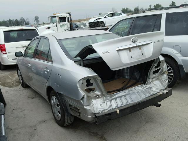 4T1BE32KX5U601583 - 2005 TOYOTA CAMRY LE SILVER photo 3