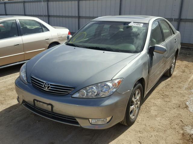 JTDBF30K760168348 - 2006 TOYOTA CAMRY LE GRAY photo 2