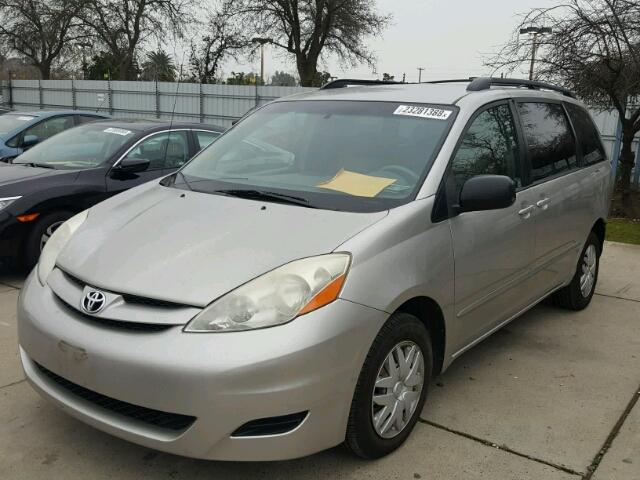 5TDZK23CX8S128418 - 2008 TOYOTA SIENNA CE GRAY photo 2