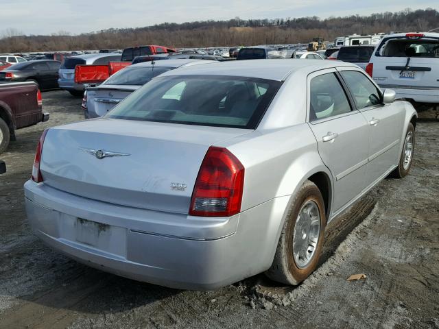 2C3AA53G45H552454 - 2005 CHRYSLER 300 TOURIN SILVER photo 4