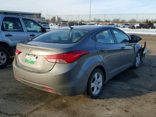 5NPDH4AE5DH284763 - 2013 HYUNDAI ELANTRA GL GRAY photo 4