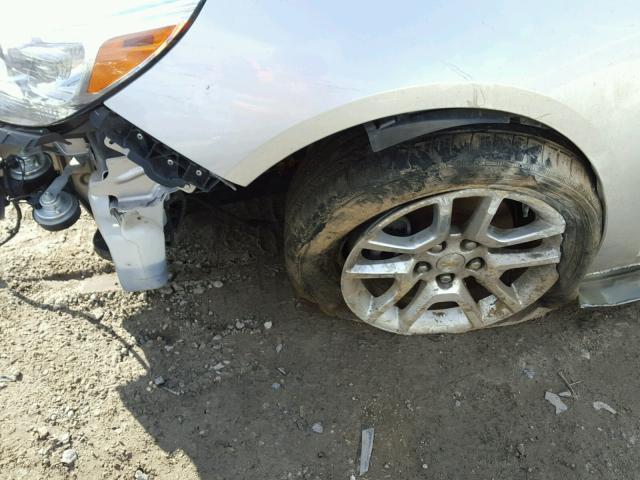 1G11C5SL9EF201327 - 2014 CHEVROLET MALIBU 1LT 银色 照片 9