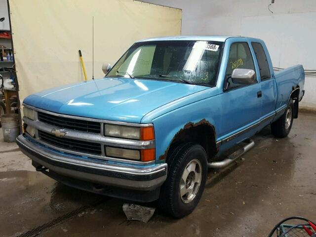 2GCEK19K9R1288533 - 1994 CHEVROLET GMT-400 K1 BLUE photo 2