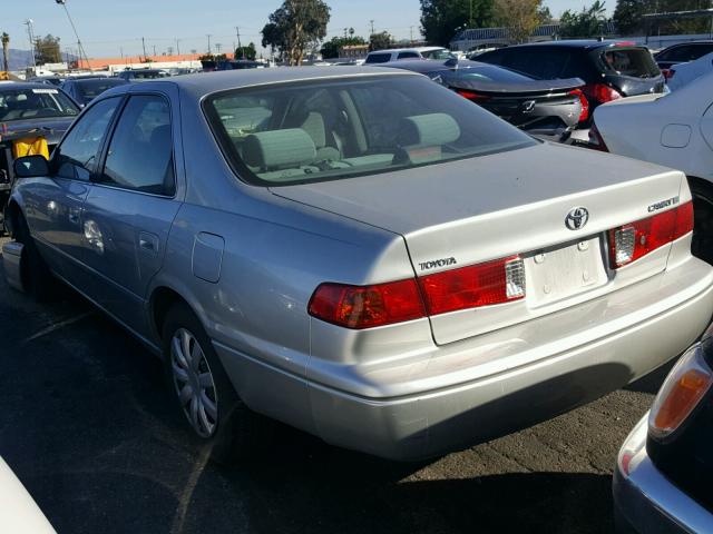 JT2BG22K0Y0524185 - 2000 TOYOTA CAMRY CE SILVER photo 3