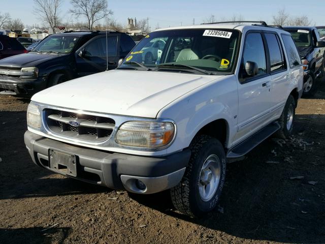 1FMDU35P0XZB50561 - 1999 FORD EXPLORER WHITE photo 2