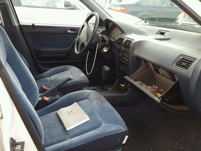 1HGCB7640PA190284 - 1993 HONDA ACCORD DX WHITE photo 5