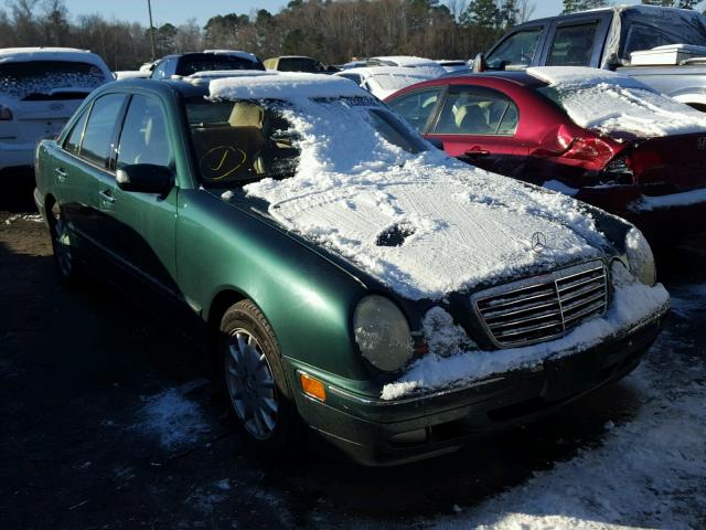 WDBJF65JXYB089498 - 2000 MERCEDES-BENZ E 320 GREEN photo 1