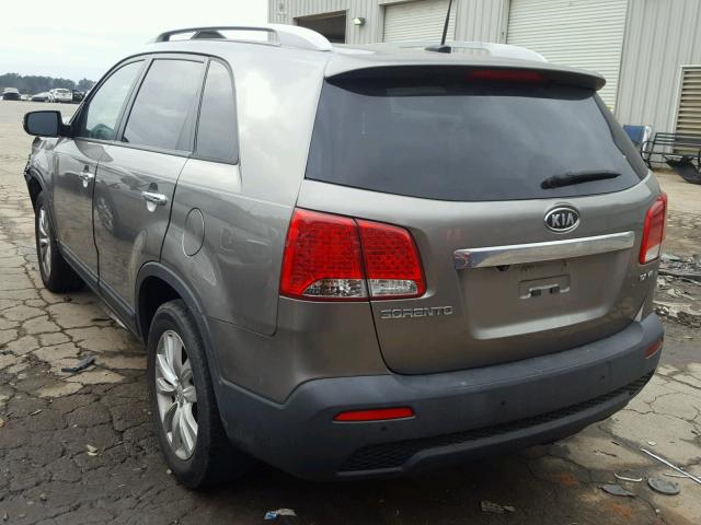 5XYKU4A25BG119812 - 2011 KIA SORENTO EX GRAY photo 3