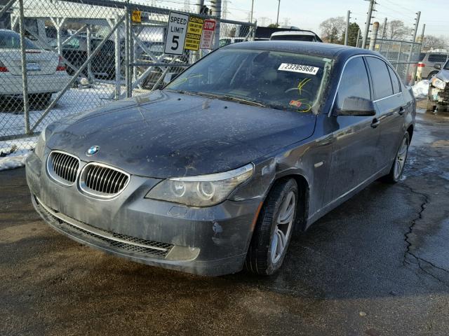 WBANU5C5XAC363739 - 2010 BMW 528 I GRAY photo 2