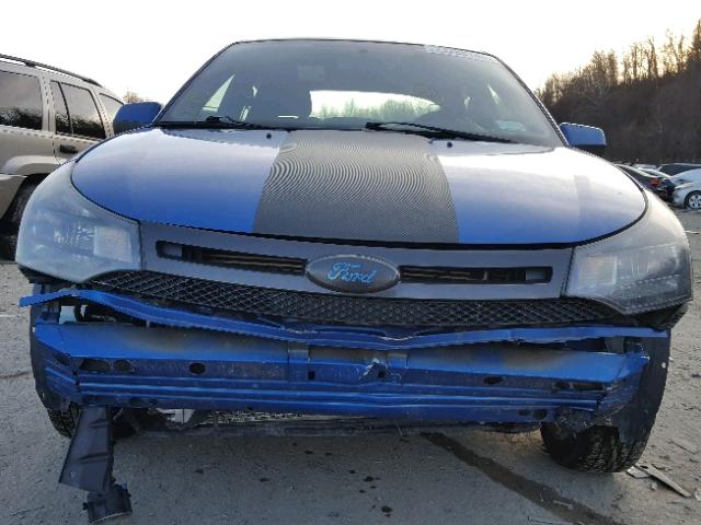 1FAHP3GN2AW271549 - 2010 FORD FOCUS SES BLUE photo 9