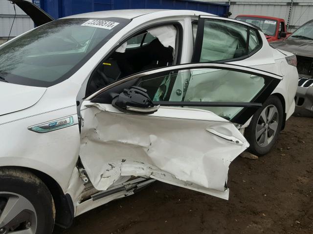 KNAGN4AD3E5065487 - 2014 KIA OPTIMA HYB WHITE photo 9