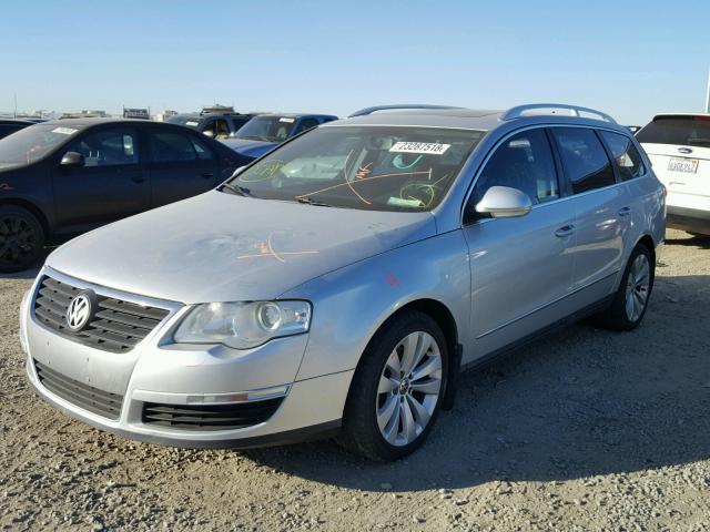 WVWXK73C59E134803 - 2009 VOLKSWAGEN PASSAT WAG SILVER photo 2