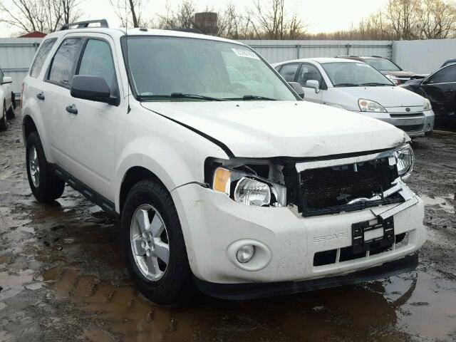 1FMCU9D70CKC29828 - 2012 FORD ESCAPE XLT WHITE photo 1