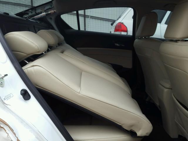 19UDE2F76GA013845 - 2016 ACURA ILX PREMIU WHITE photo 6