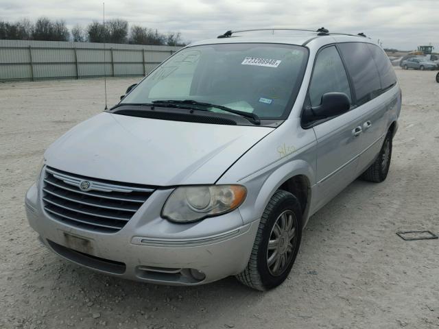 2A8GP64L46R619984 - 2006 CHRYSLER TOWN & COU SILVER photo 2