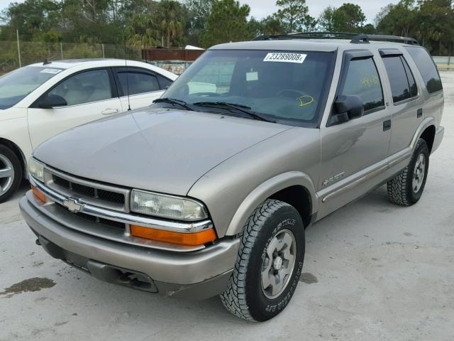 1GNDT13X73K148086 - 2003 CHEVROLET BLAZER GRAY photo 2