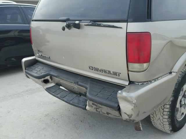 1GNDT13X73K148086 - 2003 CHEVROLET BLAZER GRAY photo 9