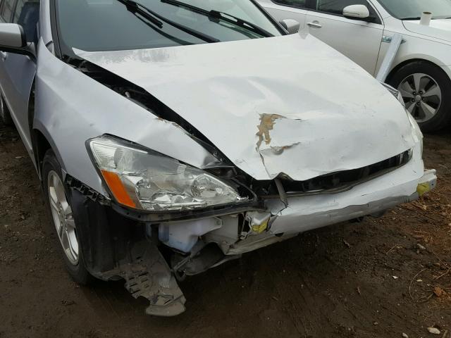 1HGCM563X7A118434 - 2007 HONDA ACCORD SE SILVER photo 9