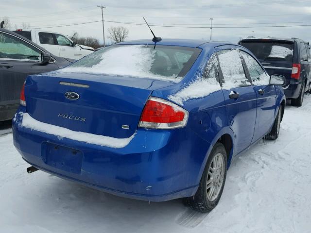 1FAHP3FN4AW200192 - 2010 FORD FOCUS SE BLUE photo 4