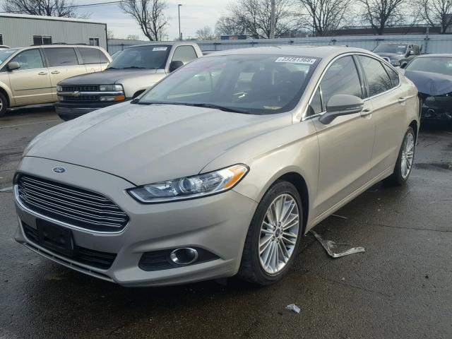 3FA6P0HD4FR112778 - 2015 FORD FUSION SE BEIGE photo 2