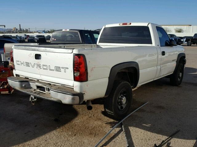 1GCHC24U15E308324 - 2005 CHEVROLET SILVERADO WHITE photo 4