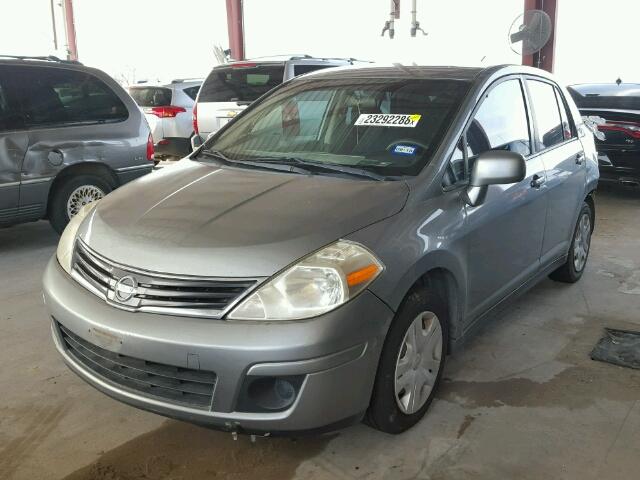 3N1BC1AP5BL449040 - 2011 NISSAN VERSA S GRAY photo 2