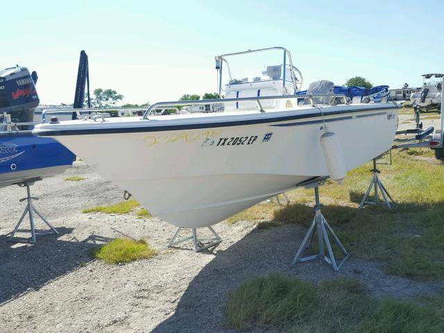 DMA02040B000 - 2000 EDGE BOAT WHITE photo 2