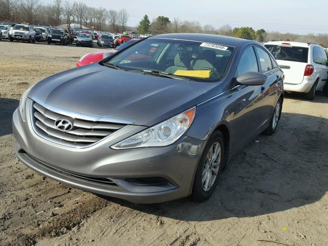 5NPEB4AC1BH121979 - 2011 HYUNDAI SONATA GLS GRAY photo 2