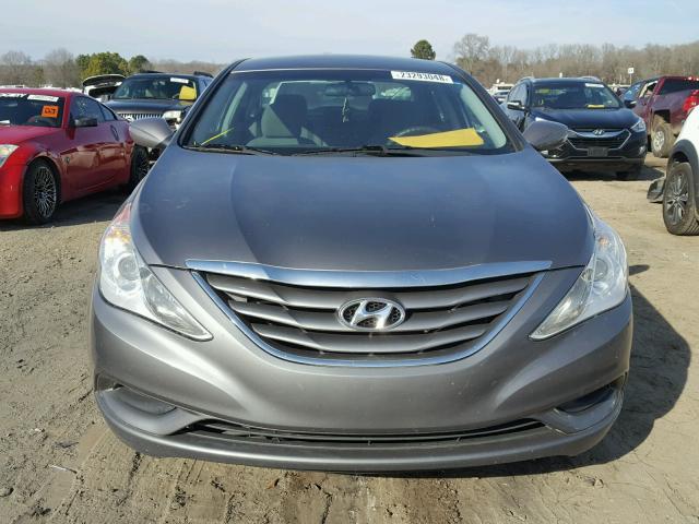 5NPEB4AC1BH121979 - 2011 HYUNDAI SONATA GLS GRAY photo 9