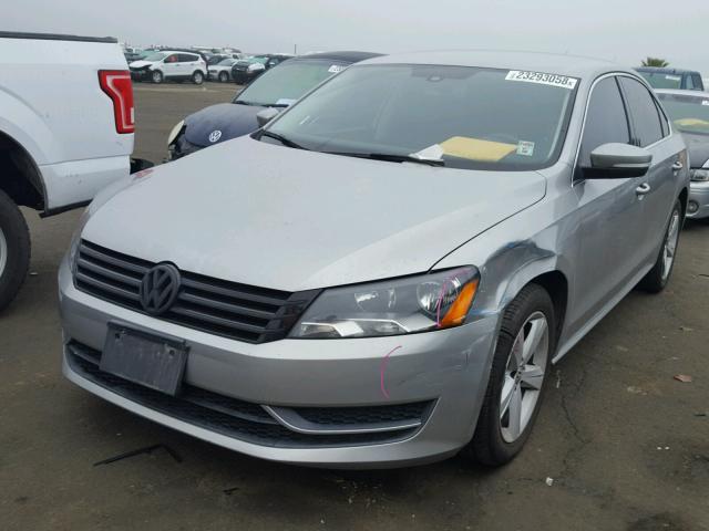 1VWBP7A37DC064821 - 2013 VOLKSWAGEN PASSAT SE SILVER photo 2