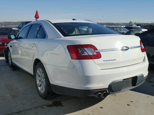 1FAHP2DW4CG105117 - 2012 FORD TAURUS SE WHITE photo 3