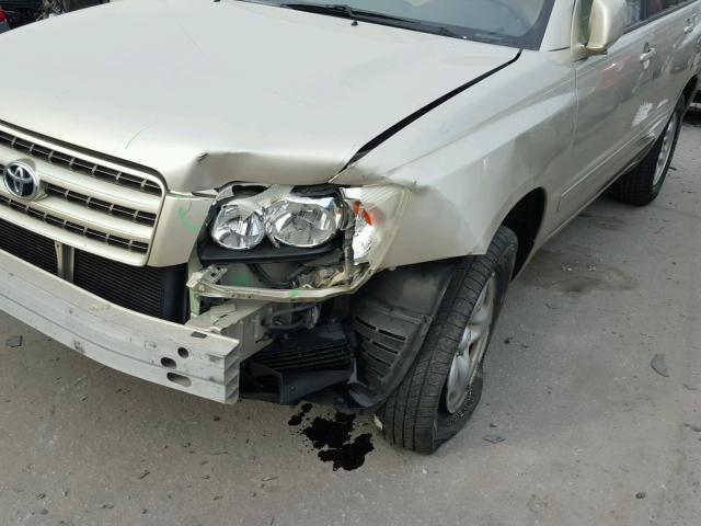 JTEGF21A930087011 - 2003 TOYOTA HIGHLANDER GOLD photo 9