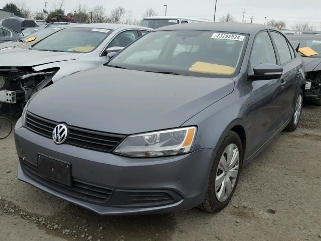 3VWDZ7AJ8BM041948 - 2011 VOLKSWAGEN JETTA SE GRAY photo 2