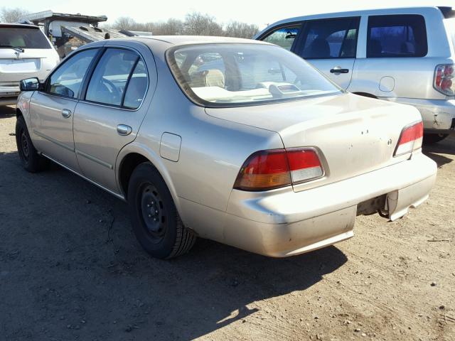 JN1CA21D1WT521908 - 1998 NISSAN MAXIMA GLE BEIGE photo 3