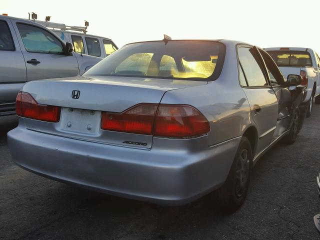 1HGCF8543YA081573 - 2000 HONDA ACCORD DX SILVER photo 4