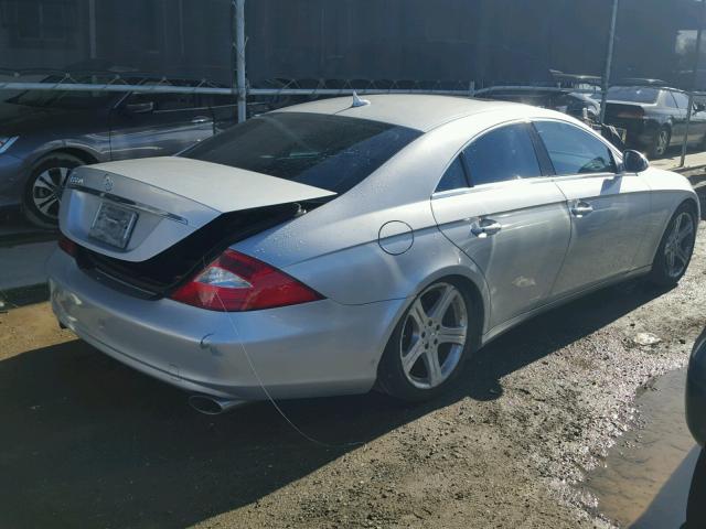 WDDDJ72X67A094056 - 2007 MERCEDES-BENZ CLS 550 SILVER photo 4