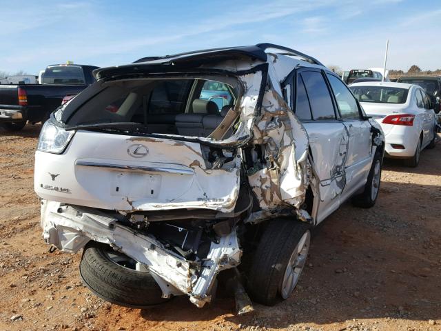 2T2HA31U35C071057 - 2005 LEXUS RX 330 WHITE photo 4