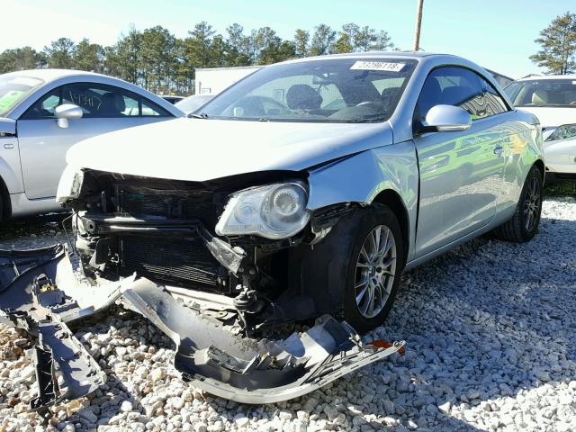 WVWDB71F58V047398 - 2008 VOLKSWAGEN EOS VR6 SILVER photo 2