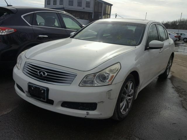 JNKCV61F89M358777 - 2009 INFINITI G37 WHITE photo 2