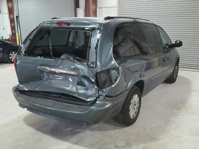 2C4GP44R35R401680 - 2005 CHRYSLER TOWN & COU GREEN photo 4