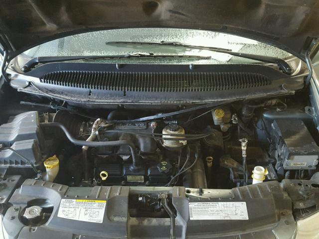 2C4GP44R35R401680 - 2005 CHRYSLER TOWN & COU GREEN photo 7