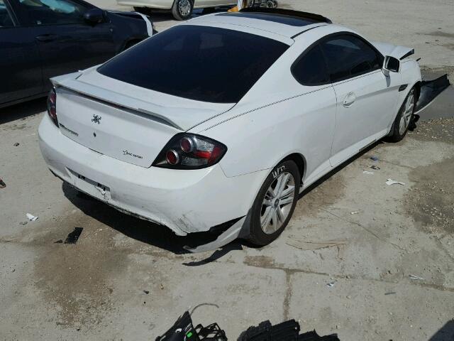 KMHHM66D58U275075 - 2008 HYUNDAI TIBURON GS WHITE photo 4