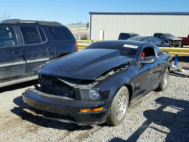 1ZVFT82H255242086 - 2005 FORD MUSTANG GT BLACK photo 2