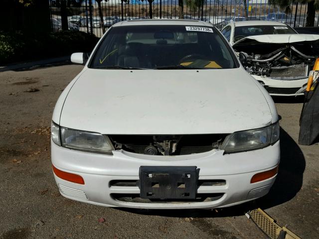 JN1CA21DXTT180309 - 1996 NISSAN MAXIMA GLE WHITE photo 9