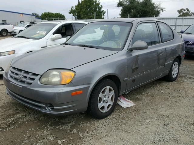 KMHCG35C65U341265 - 2005 HYUNDAI ACCENT GS GRAY photo 2