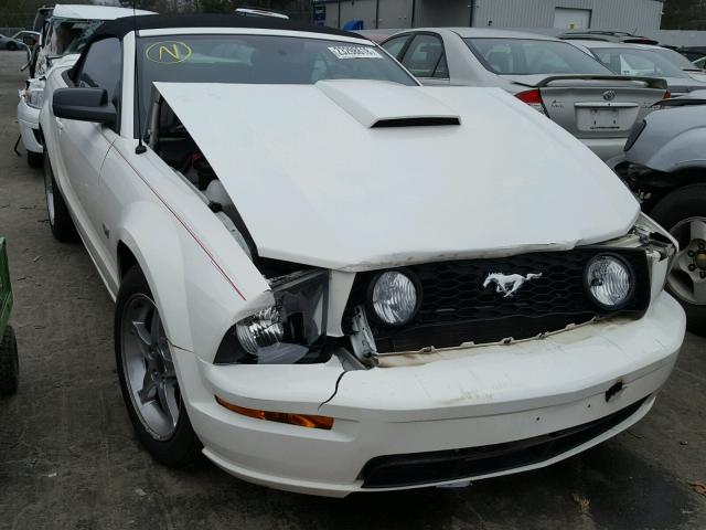 1ZVHT85H775330106 - 2007 FORD MUSTANG GT WHITE photo 1
