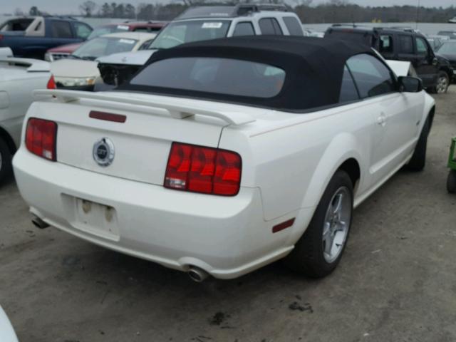 1ZVHT85H775330106 - 2007 FORD MUSTANG GT WHITE photo 4