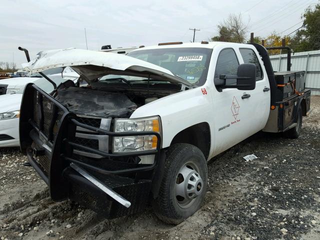 1GB4KZC86EF165755 - 2014 CHEVROLET SILVERADO WHITE photo 2