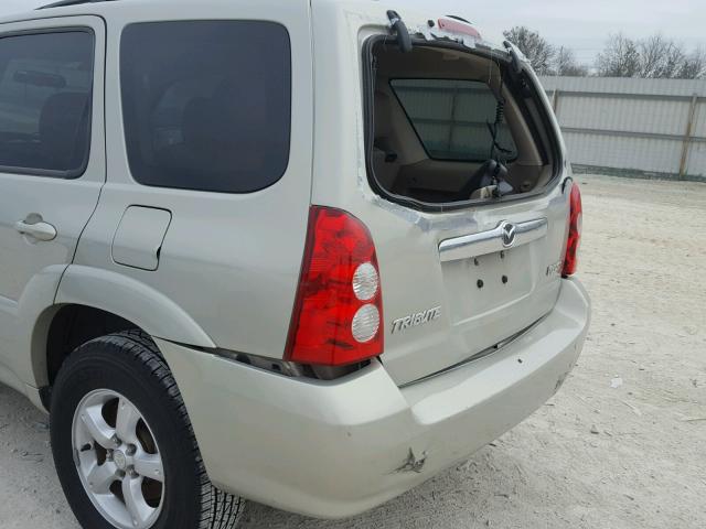 4F2YZ04126KM01445 - 2006 MAZDA TRIBUTE S SILVER photo 9